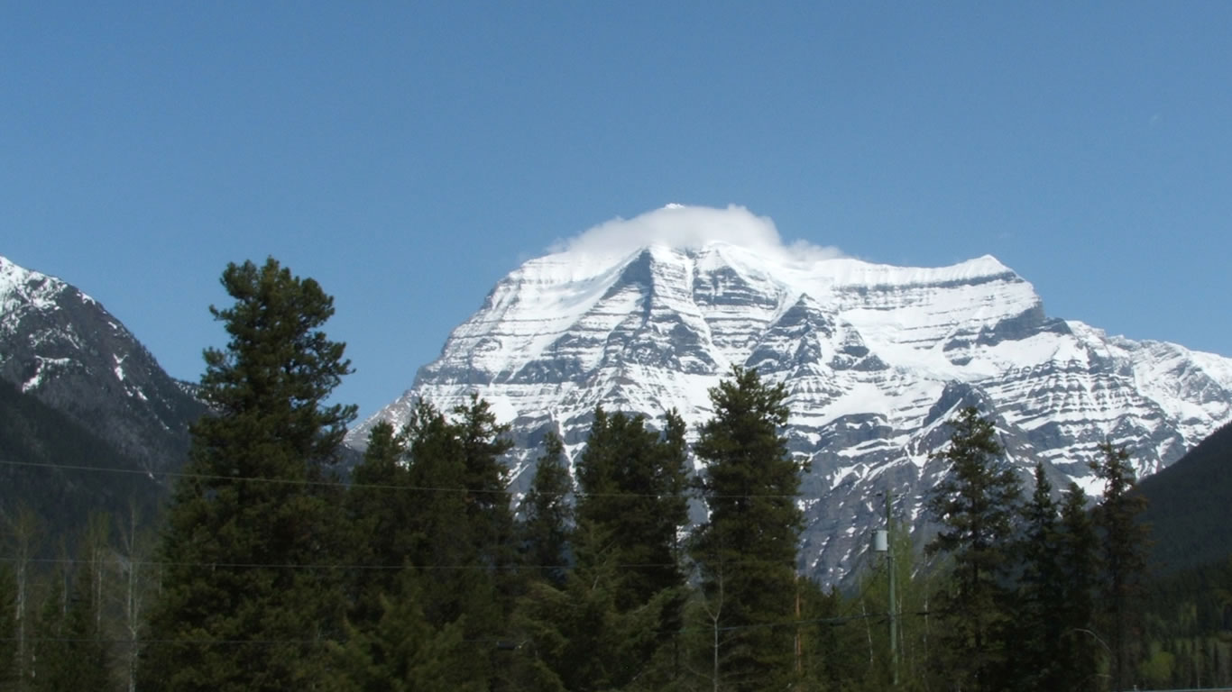 mount_robson_west_face_181_1 (1366x768 120K)