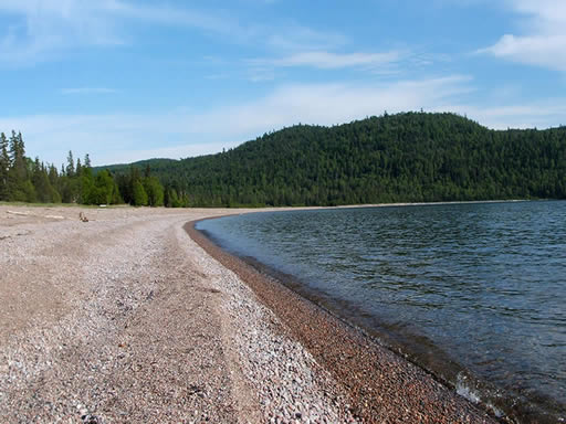 gravel-beach-of-old-woman-bay