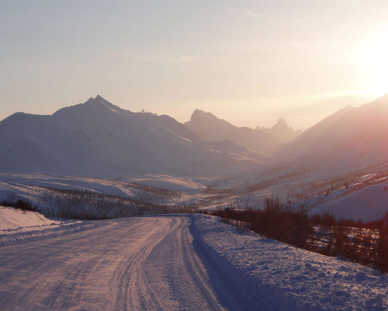 ogilvie-tombstone-mountain (1280x1024)